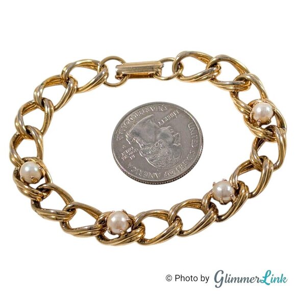 Vintage Curb Link White Faux Pearl Mid Century Gold Tone Bracelet - Picture 4 of 10